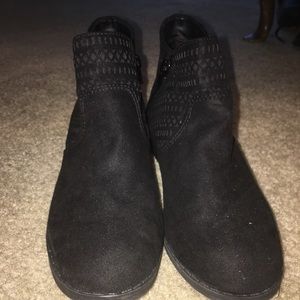 Never worn Bass low cut booties